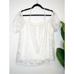 XXL Xhilaration lace cold shoulder top!